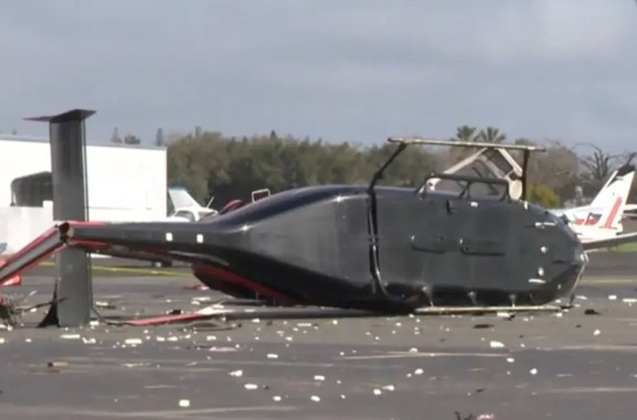 Ladrão derruba helicóptero após roubá-lo em aeroporto de Sacramento, EUA