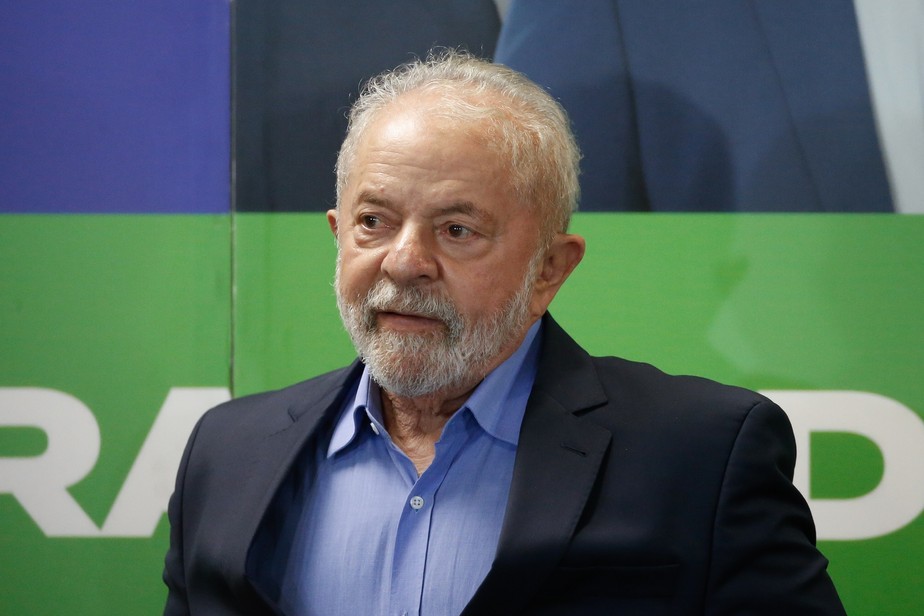 Lula em reunião com governadores em São Paulo