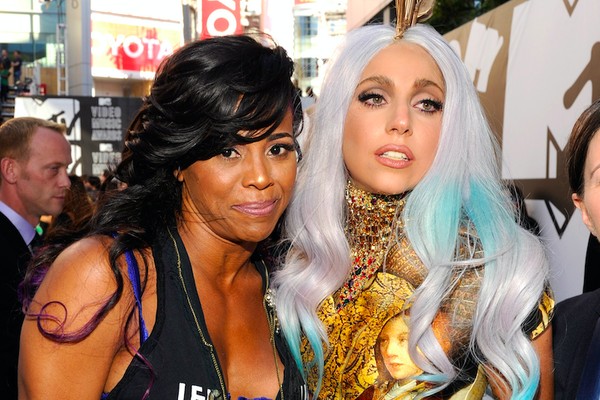 Laurieann Gibson e Lady Gaga chegando juntas ao MTV Video Music Awards 2010 em Los Angeles (Foto: Getty Images)