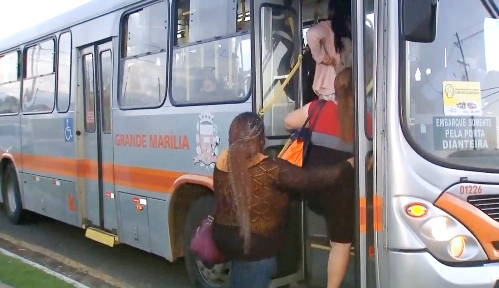 Empresa de ônibus define horários de fim de semana de novas linhas para distrito de Marília — Foto: Reprodução/TV TEM