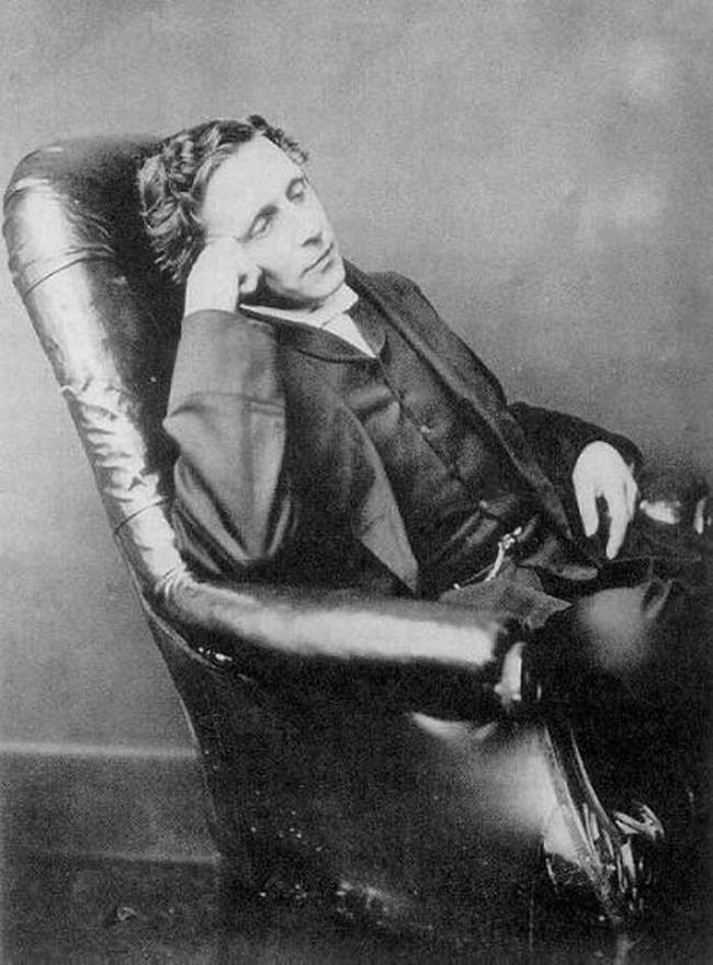 Escritor Lewis Carroll anos antes de sua morte.  (Foto: Domínio Público)