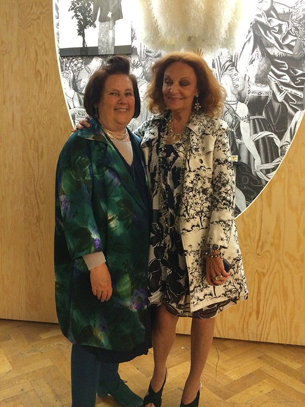 With Diane von Furstenberg at the opening of the Belgian designer exhibition at Bozar in Brussels, the city where DVF was born and raised (Foto: SUZY MENKES/ INSTAGRAM)