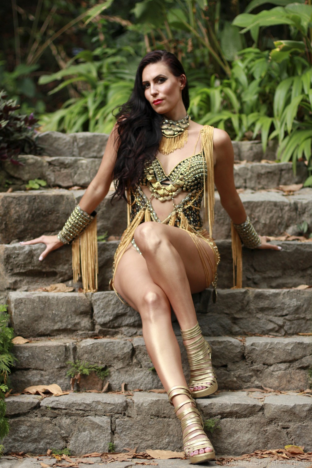 A australiana Mishel Finlayson estreia como musa do Imp&Atilde;&copy;rio Serrano &acirc;?? Foto: Platinir Pereira/Divulga&Atilde;&sect;&Atilde;&pound;o