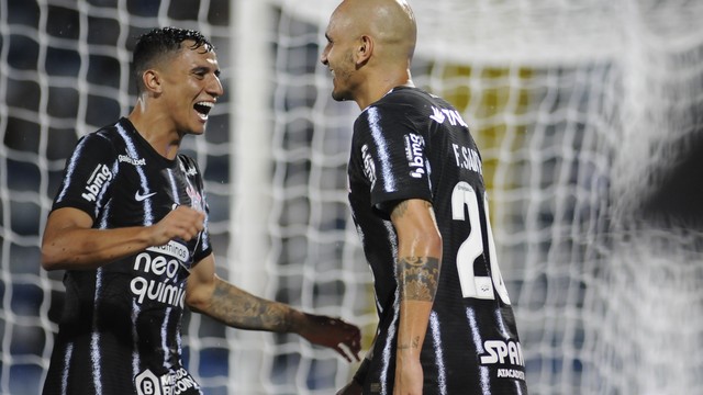 Corinthians volta a vencer como visitante após 155 dias