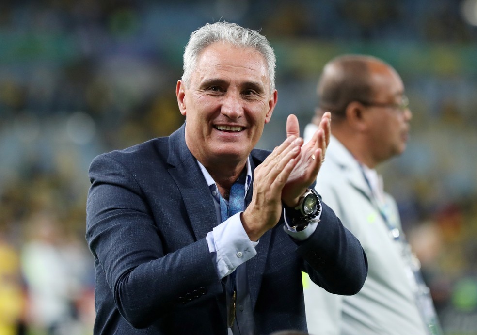 Tite aplaude título do Brasil — Foto: REUTERS/Ricardo Moraes