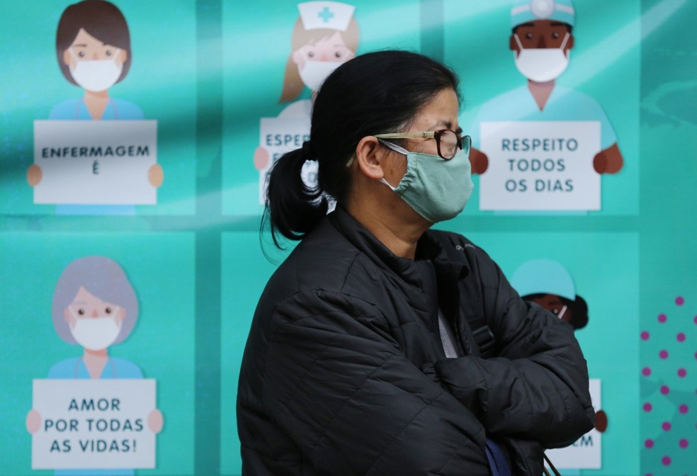 Pessoas devem respeitar orientações médicas para evitar transmissão da COVID-19 — Foto: Giuliano Gomes/PR Press