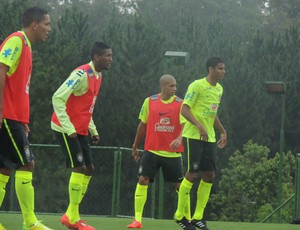 Gallo convoca Jajá, do Flamengo, e Matheus Biteco, do Grêmio