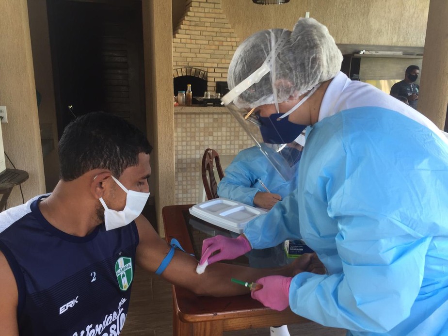 Palmeira realiza testes para Covid-19 antes de reestreia no estadual