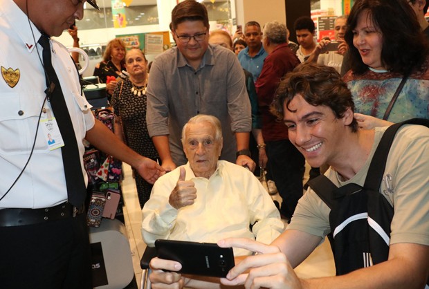 Aos 100 anos, Orlando Drummond lança biografia (Foto: Rogério Fidalgo/AgNews)