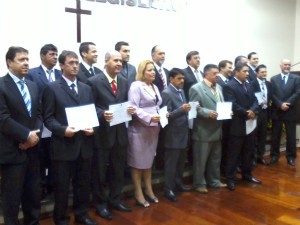 Por Ribeirão Branco, foram diplomas 11 vereadores, além do prefeito e vice-prefeito. (Foto: Giliardy Freitas / TV TEM)