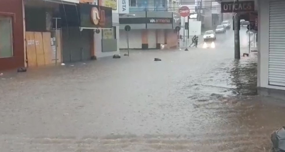 Prejuízo do comércio de São Carlos com enchentes de janeiro foi de R$ 5