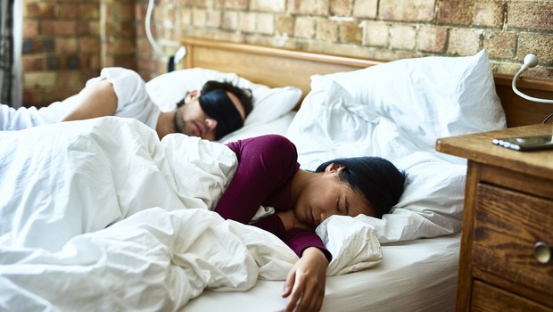 n usar - casais dormem melhor quando dormem juntos (Foto: Getty Images)