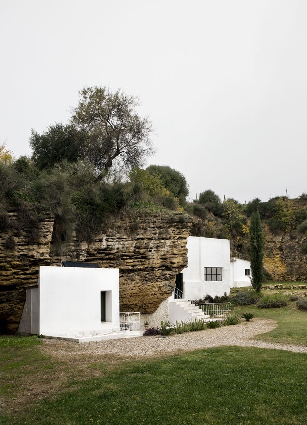Casa na Espanha é feita dentro de montanha (Foto: David Vico)