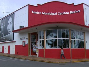 Mostra marca reabertura do Teatro Municipal em Pirassununga (Foto: Rodrigo Sargaço / EPTV)