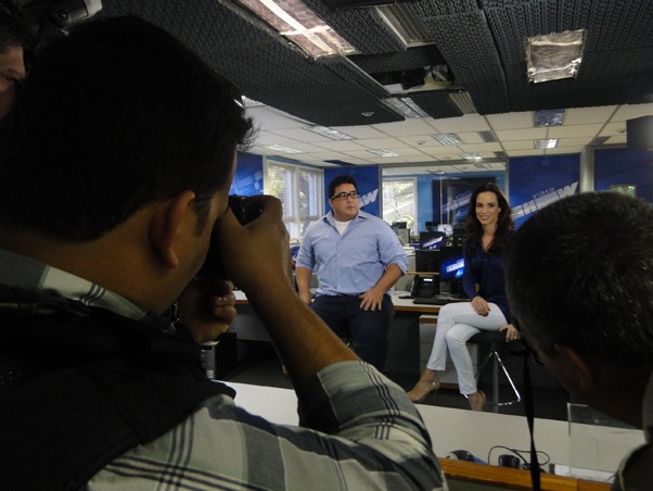 Ana e André conversaram com jornalistas que acompanharam as gravações (Foto: TV Globo/Vídeo Show)