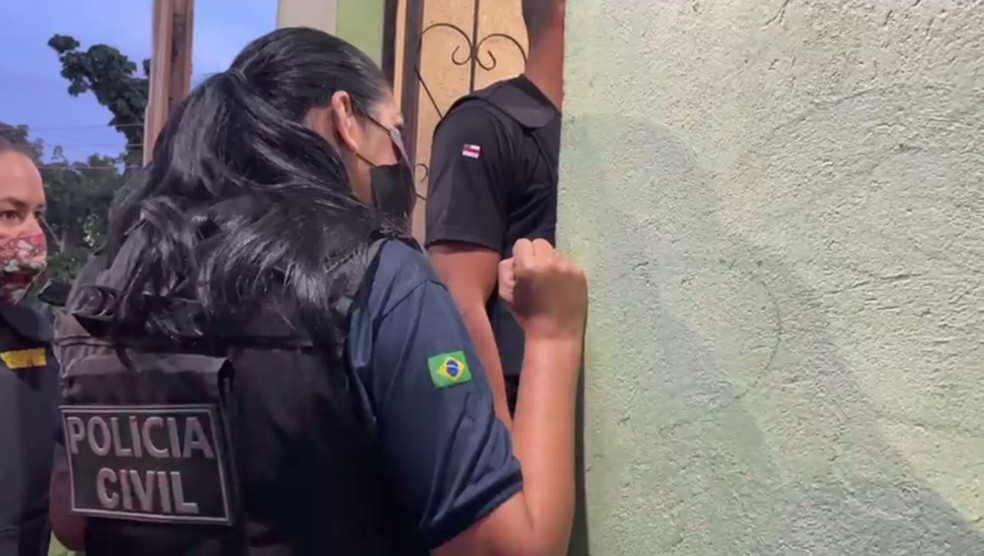 Operação prendeu dois homens suspeitos de estupro contra menina de 12 anos em Manaus. — Foto: Divulgação
