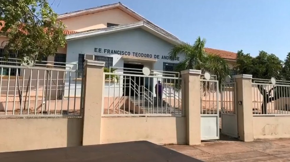 Escola Estadual em Pereira Barreto: aulas ainda serão remotas — Foto: Reprodução/TV TEM
