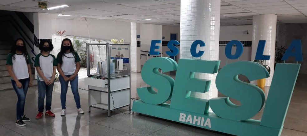 Baianas foram premiadas em desafio de robótica por projeto de desinfecção de livros — Foto: Divulgação / SESI Bahia