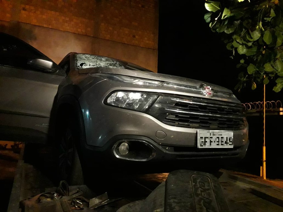 Carro tinha placa de Pernambuco e era roubado â€” Foto: DivulgaÃ§Ã£o/SSP-BA
