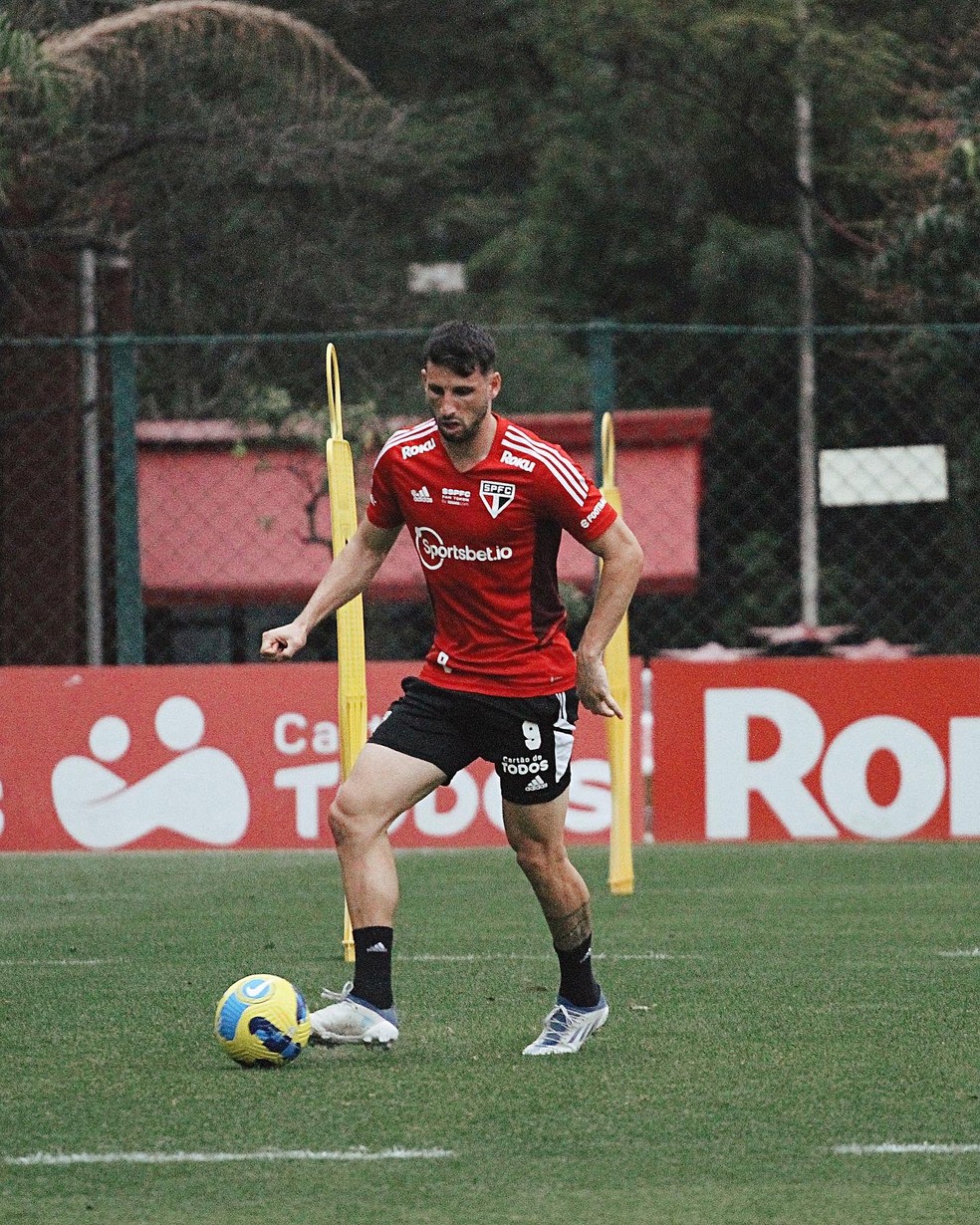 Calleri em treino do São Paulo — Foto: Divulgação