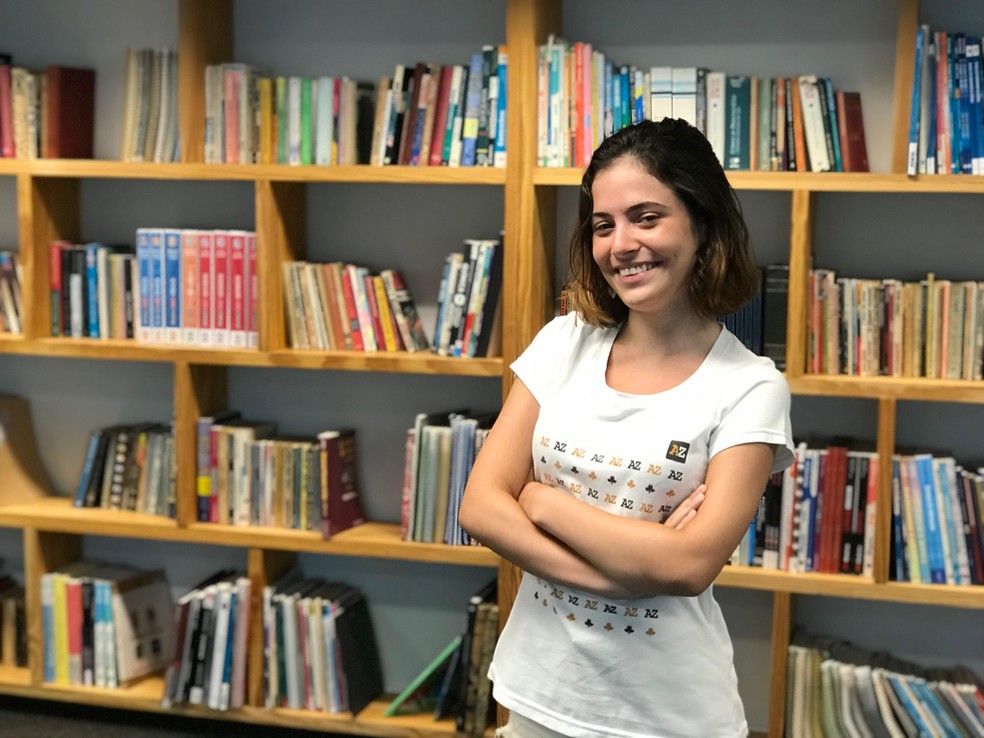 Maria Eduarda Fionda, de 18 anos, do Colégio de A a Z, no Rio de Janeiro, tirou nota mil na redação do Enem 2018 — Foto: Divulgação