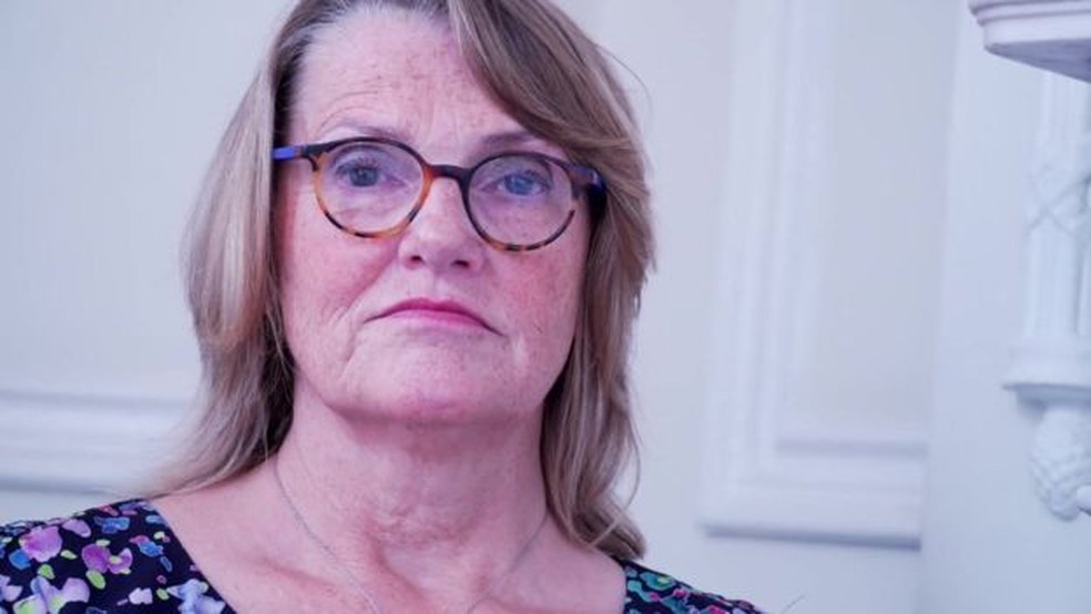 'Os homens não estão sendo diagnosticados', diz a professora e especialista em fertilidade Sheena Lewis, apontando o foco sobre o problema como uma questão 'urgente' — Foto: BBC