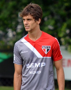 Rodrigo Caio analisa erros e diz: 