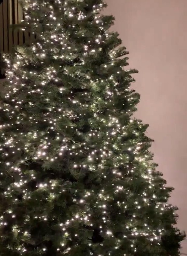 Kourtney Kardashian surpreende com decoração de Natal (Foto: Instagram/ Reprodução)