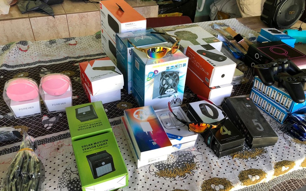 Operação prende suspeitos de vender online produtos falsos no Sul de MG; lucro estimado é de R$ 1,8 milhão — Foto: Polícia Rodoviária Federal