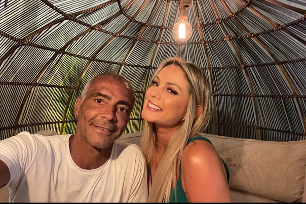 Romário e a namorada, Marcelle Ceolin (Foto: Reprodução/Instagram)