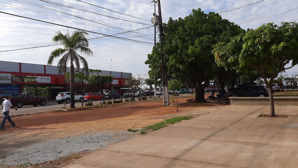Filas de carros em posto de combustíveis em Alta Floresta — Foto: Divulgação