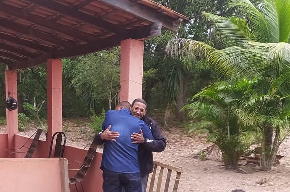 Devarley de Jesus reencontrou o pai depois de 28 anos — Foto: Polícia Civil-MT/ Divulgação