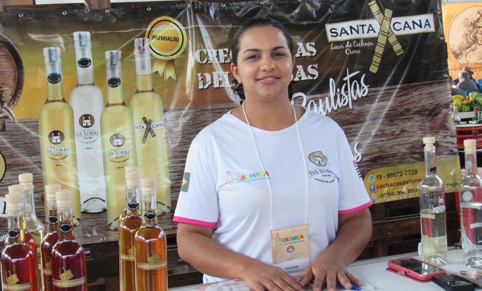 Viviane trabalha hÃ¡ 14 anos no ramo â€” Foto: Andreia Pereira