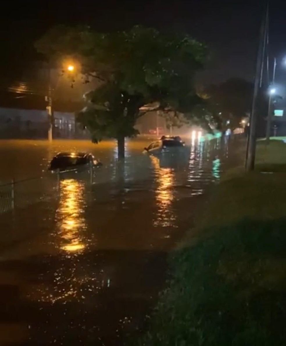 Chuva causa transtornos em Lídice, distrito de Rio Claro — Foto: Redes sociais