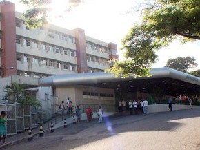 Feridos foram levados para o Hospital Geral do Estado, em Salvador (Foto: Reprodução/TV Bahia)