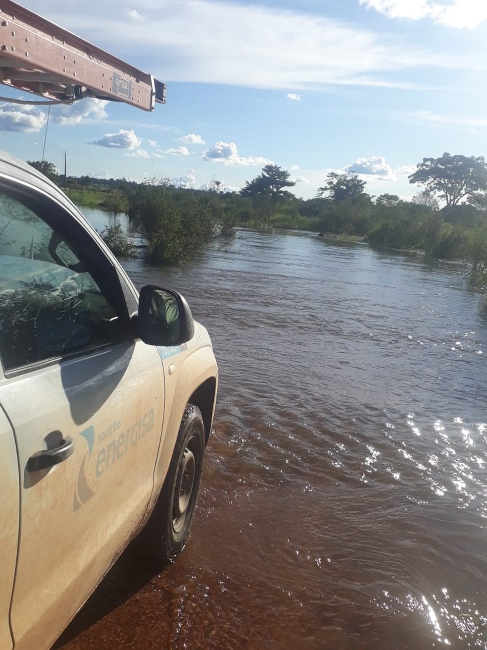 Prestadores de serviços enfrentam dificuldades para chegar ao município — Foto: Reprodução