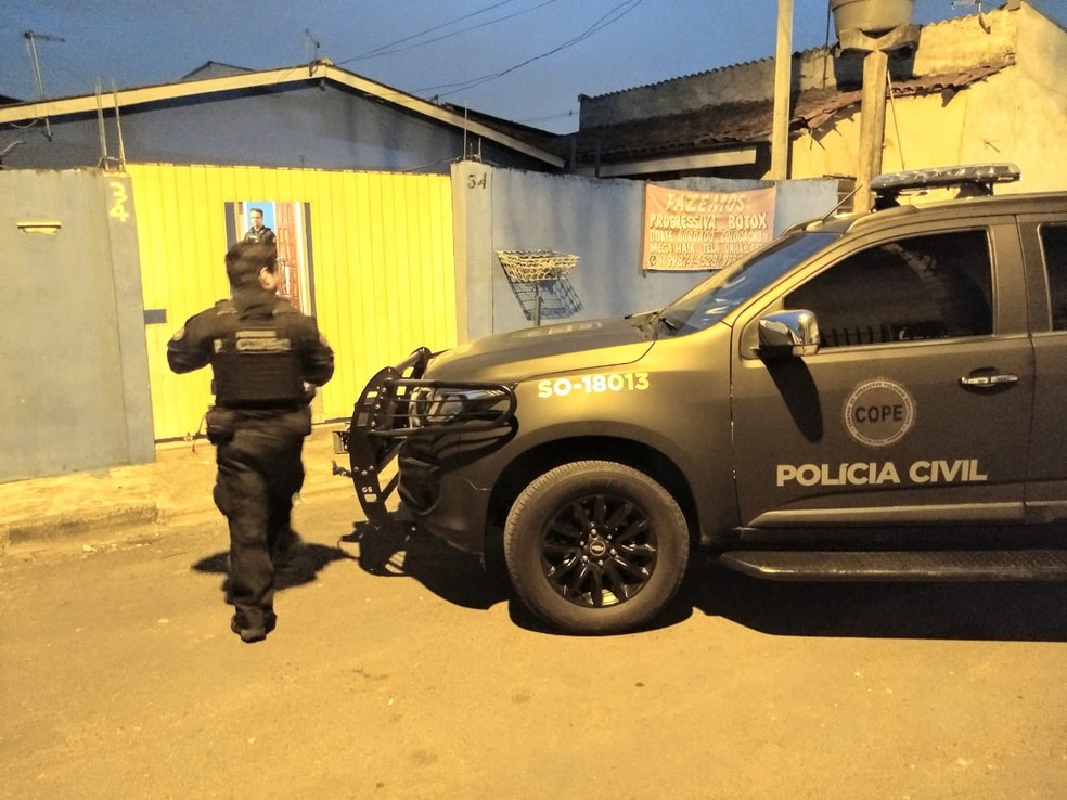 PolÃ­cia cumpre 15 mandados de prisÃ£o e 23 de busca e apreensÃ£o em Curitiba, ParanaguÃ¡, SÃ£o Paulo e TaboÃ£o da Serra. â€” Foto: Wilson Kirsche/RPC