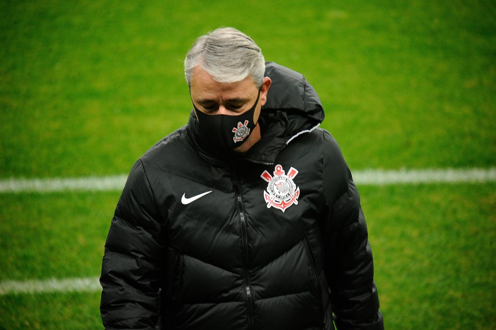 [ANÁLISE] Tiago Nunes não entrega futebol que prometeu no Corinthians, mas culpa não é só dele