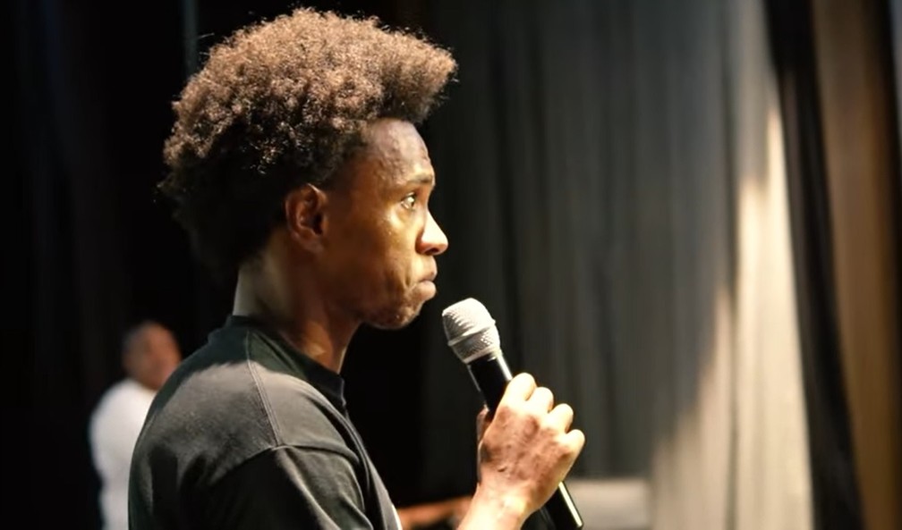Willian se emociona em apresentação para jovens jogadores e pais