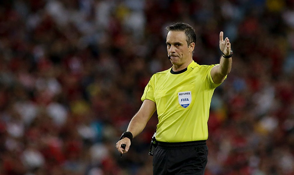 Lembra dele? Árbitro que apitou a final da Libertadores de 2020 será o homem do apito em próximo jogo do Verdão na Libertadores