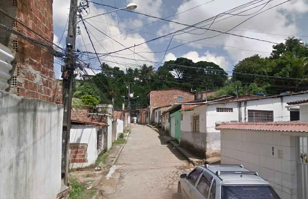 Crime aconteceu na Travessa Palmeirinha, no bairro de Arthur Lundgren II, em Paulista — Foto: Reprodução/Google Street View