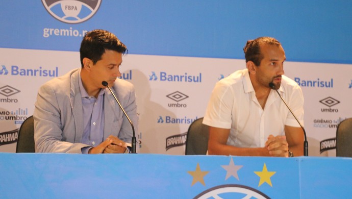Emocionado, Barcos se despede do Grêmio e promete: É um até logo