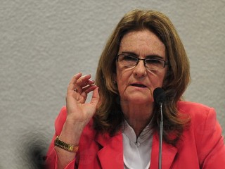 Graça Foster fala à Comissão de Assuntos Econômicos no Senado (Foto: Antônio Cruz/Agência Brasil )