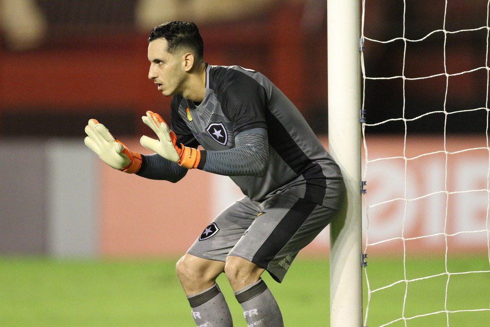Calma, galera, o Gatito está ali para "mitar" (Foto: Aldo Carneiro / Pernambuco Press)