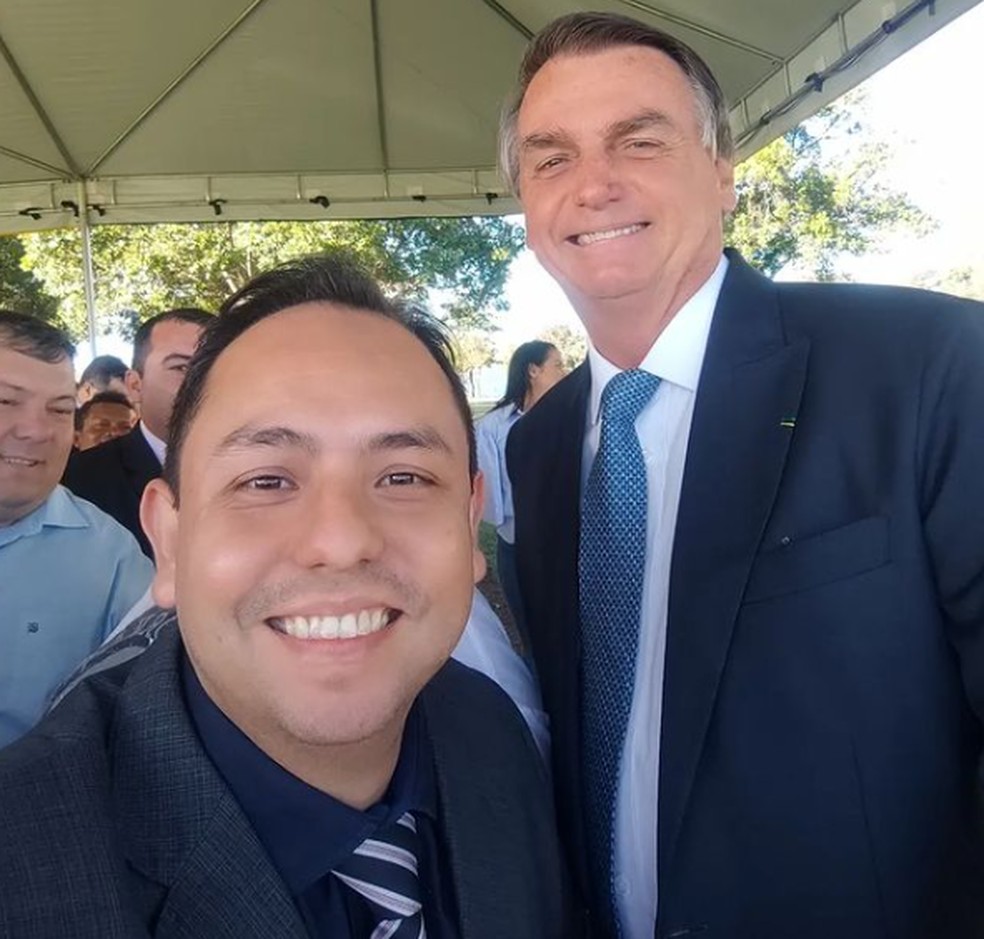 Rafael Yonekubo exibe fotos com o presidente Jair Bolsonaro nas redes sociais.  — Foto: Reprodução/Instagram