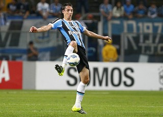Grêmio alerta para perfil Libertadores e prioriza busca por defensores