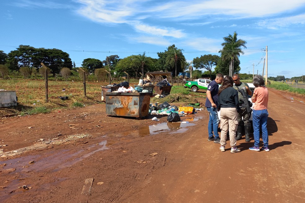 Nesta segunda, foram fiscalizados seis pontos de descarte irregular — Foto: Adilson Silveira/ Prefeitura de Limeira