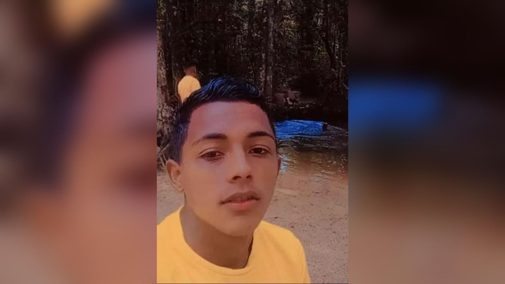 Darley tinha 20 anos e foi morto com uma facada no abdômen  — Foto: Redes sociais 