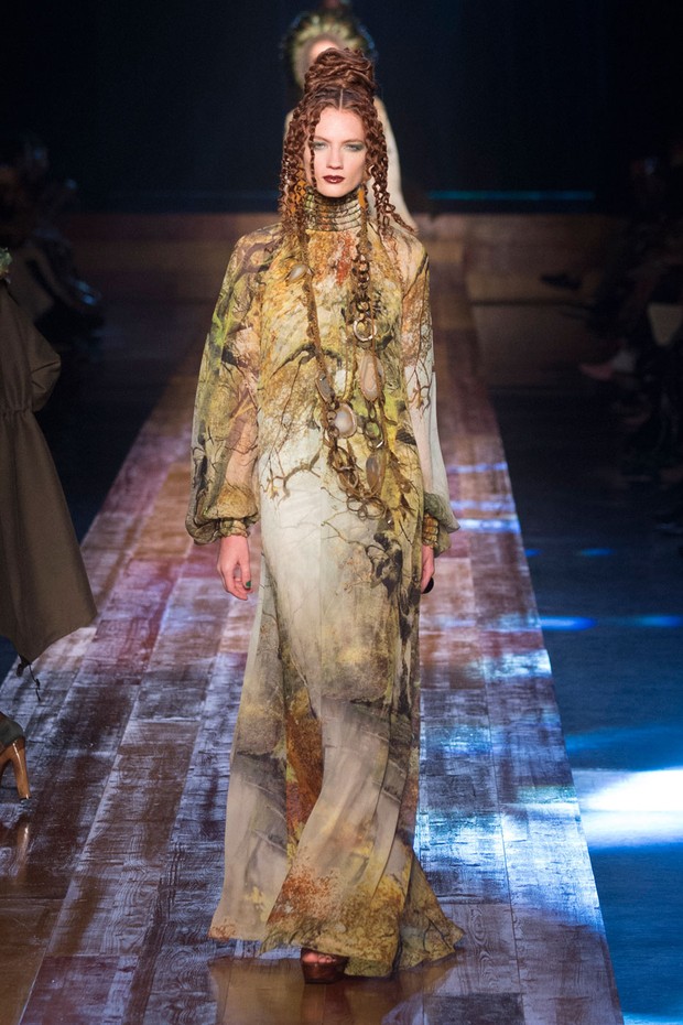 #SuzyCouture: Gaultier Goes Green, Viktor & Rolf Recycle - Vogue | en