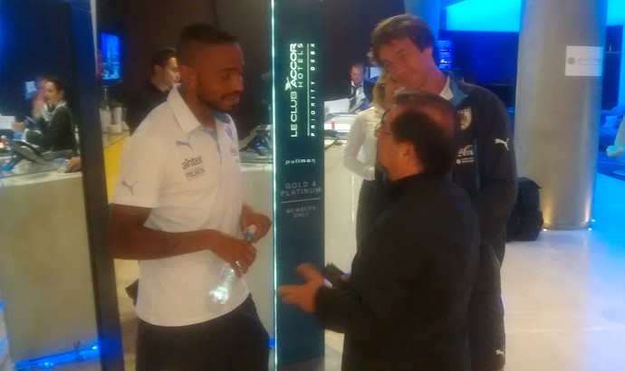 Ex-dirigente do São Paulo visita Lugano e Alvaro Pereira, do Uruguai